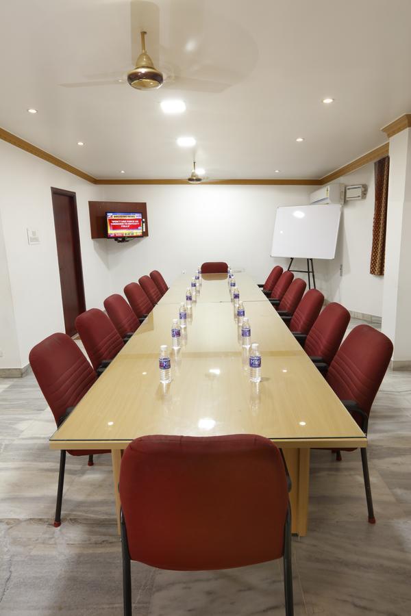 Sri Aarvee Hotels Coimbatore Exterior foto