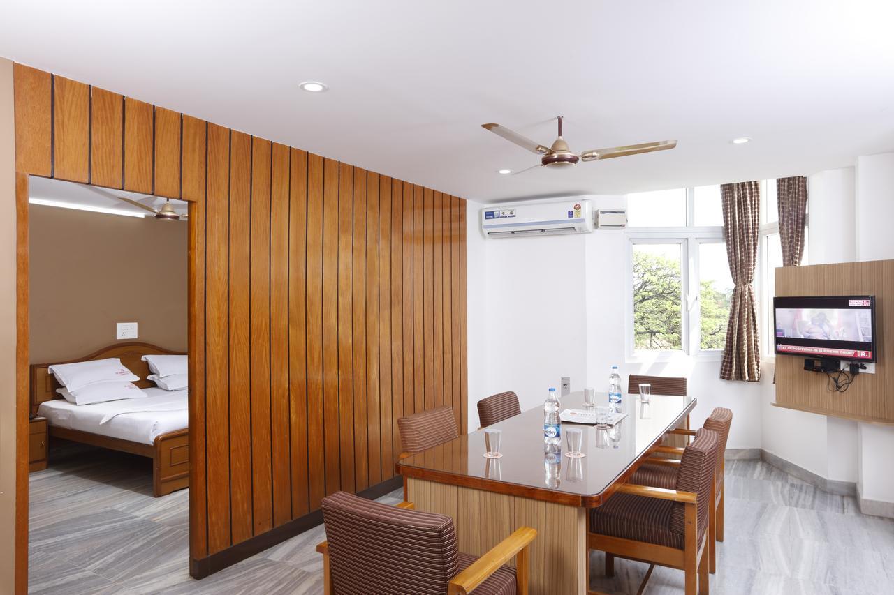Sri Aarvee Hotels Coimbatore Exterior foto