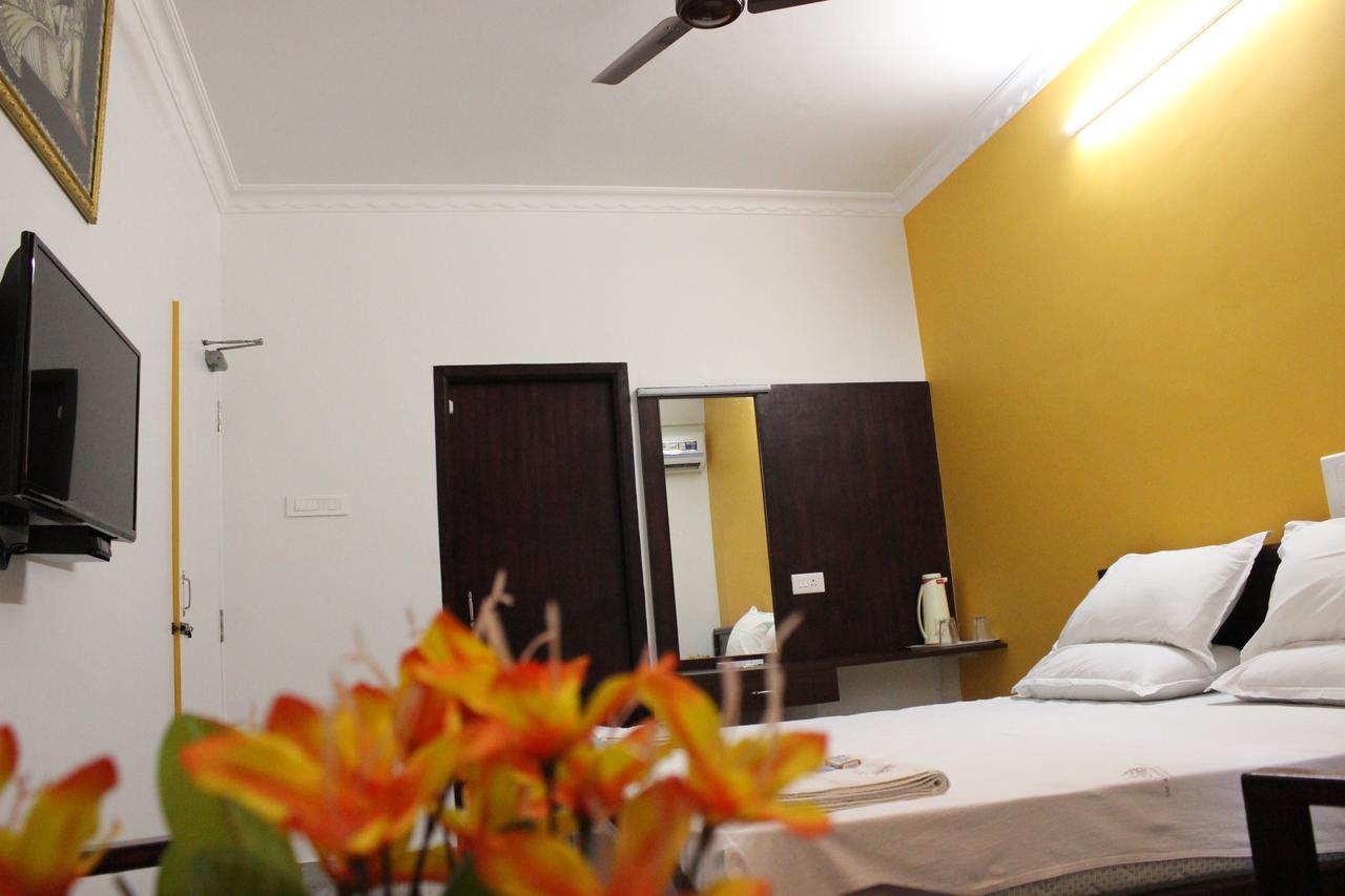Sri Aarvee Hotels Coimbatore Exterior foto
